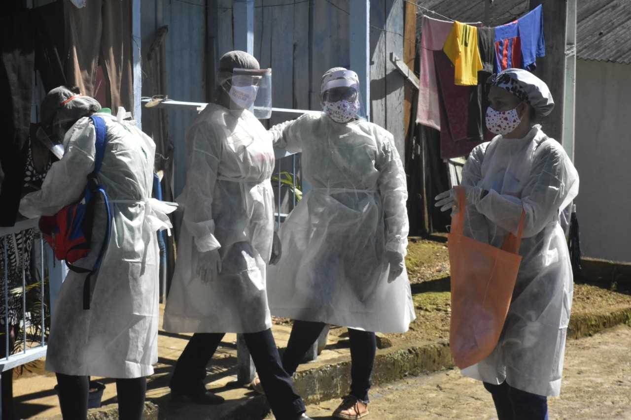 Camacã: Equipe da Secretaria de Assistência Social entrega cesta básica em Novo Itamaraty e Zona Rural